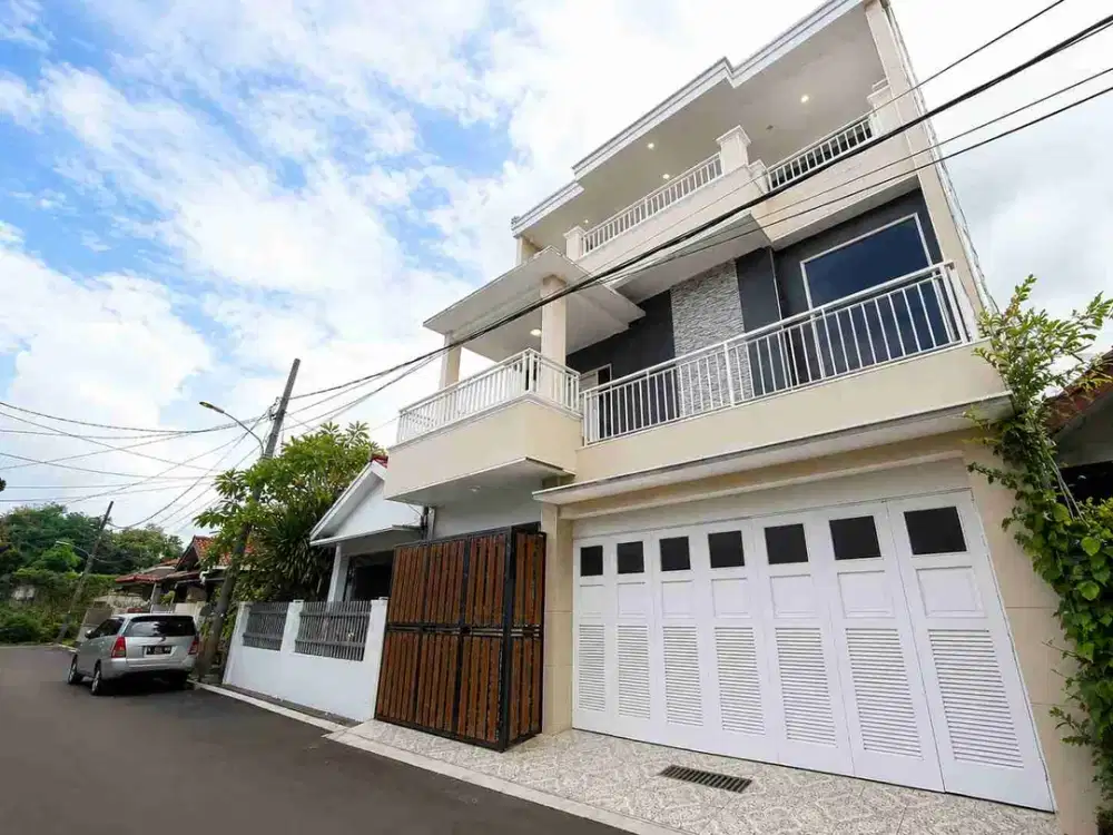 Rumah di komplek griya Satwika Ciputat timur