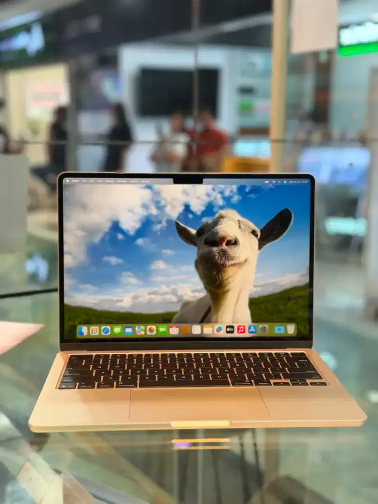 Macbook Air M4 starlight iBox
