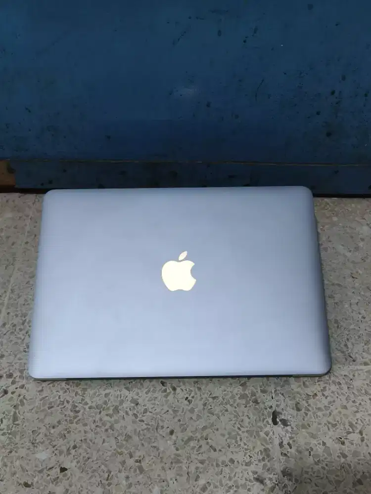 MacBook Pro Retina 13in Early 2015 core i5 ram 8/SSD 256gb