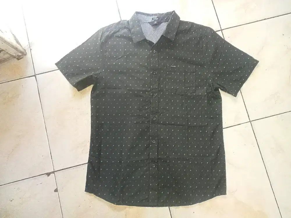 Kemeja kasual lengan pendek ss volcom original