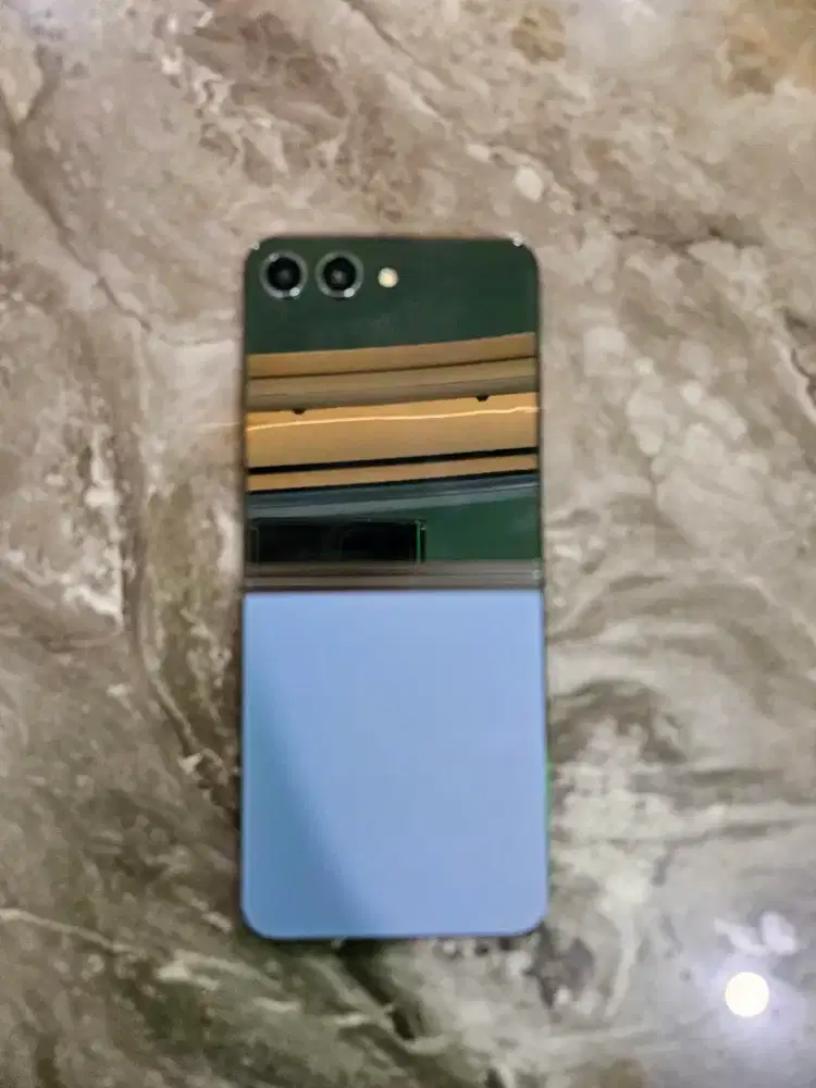 Samsung Galaxy Z Flip5 512GB SEIN Original – Unit Only