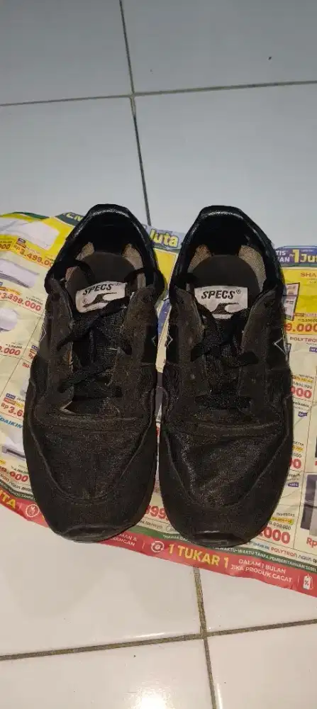 Sepatu SPECS seken