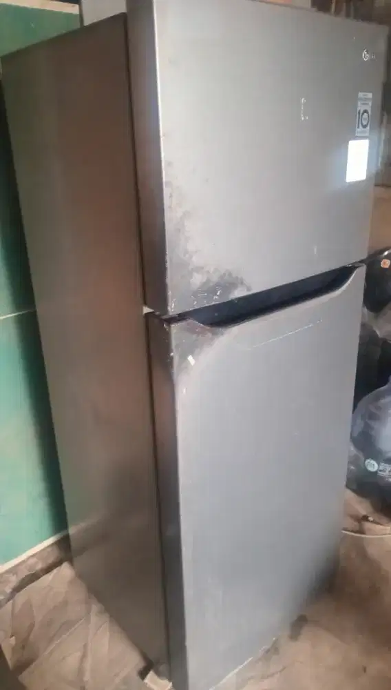 Di jual kulkas LG 2pintu,kondisi normal siap pakai