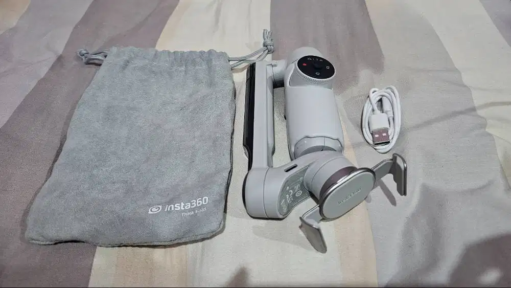 [WTS] Insta360 Flow Gimbal Stabilizer Smartphone - Second Like New!