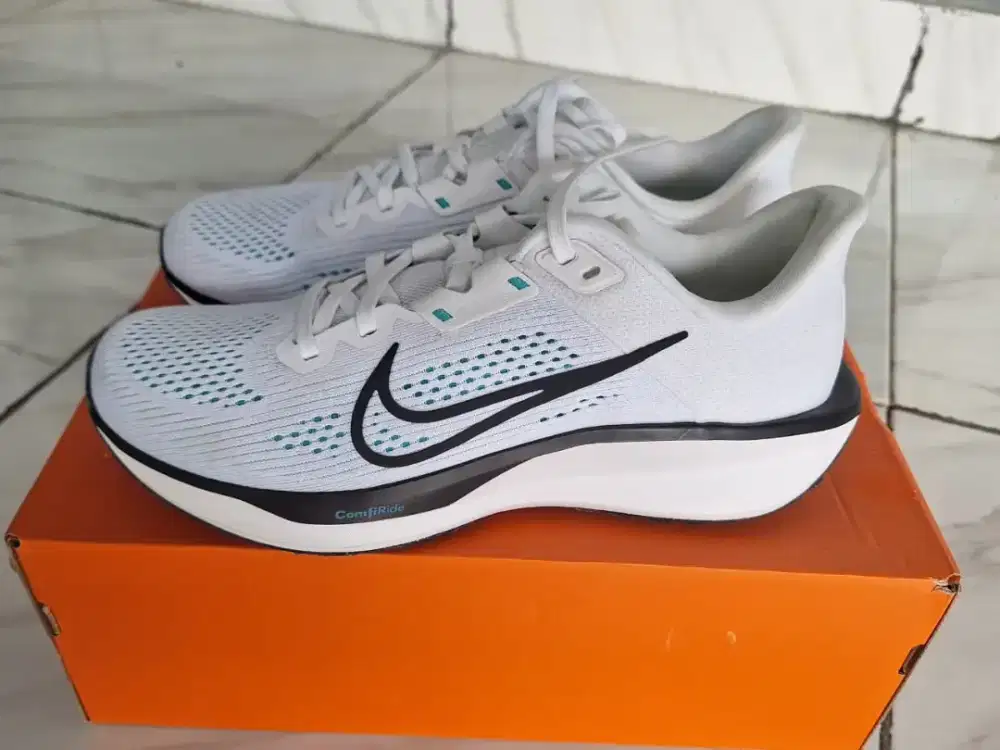 Sepatu Jogging NIKE unisex uk 40-41
