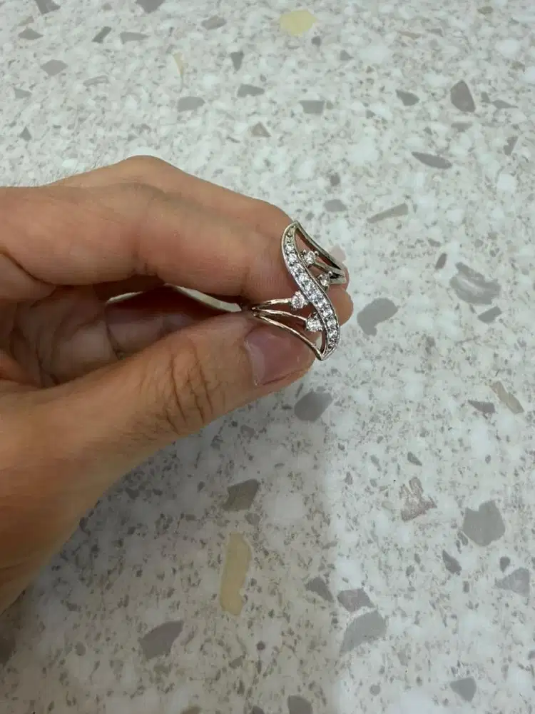 Cincin Wanita Titanium Anti Karat Premium