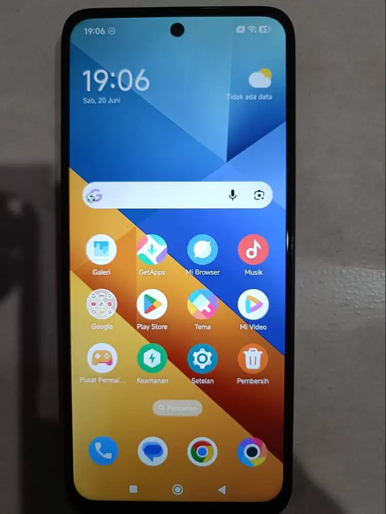 Poco M6 8/256 Hitam Mulus Like New 2025 - Android 16 - Tangsel