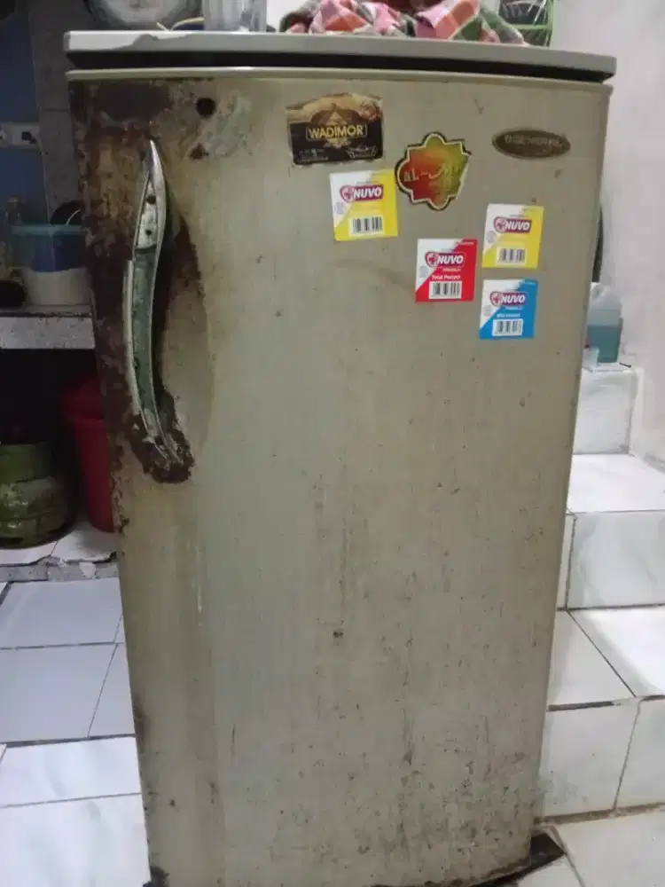 Kulkas bekas satu pintu
