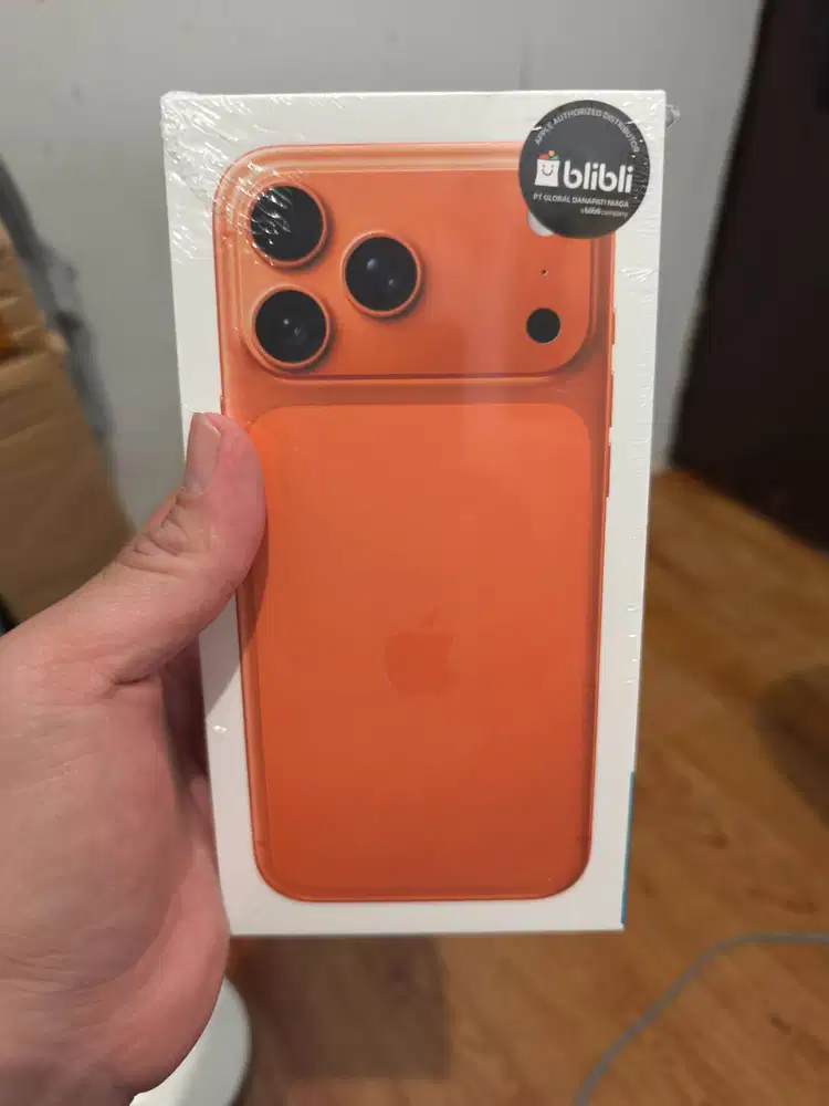 iPhone 17 Pro Max 256GB cosmic orange