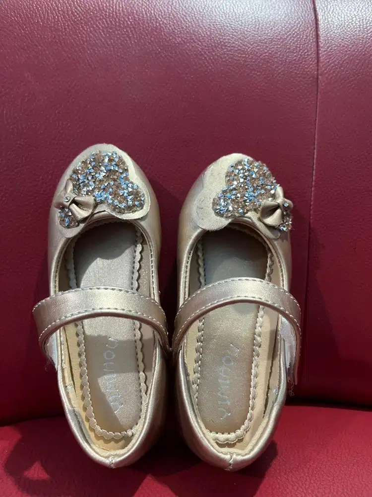 Sepatu kondangan anak