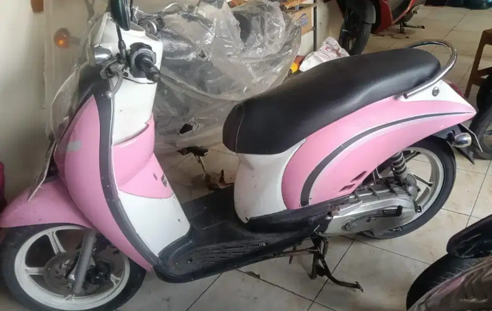 Dijual motor scopy tahun 2011 surat lengkap