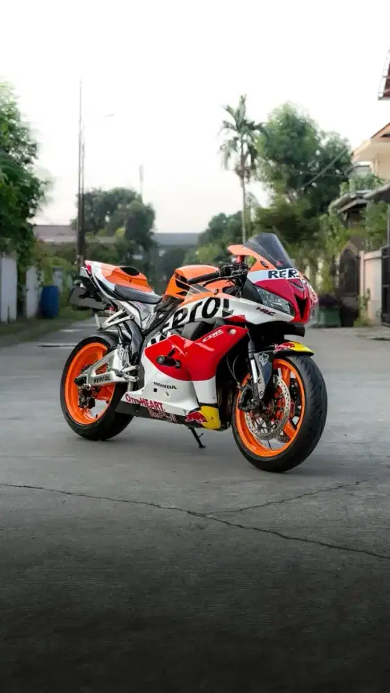 FORSALE!! CBR 600 RR 2011