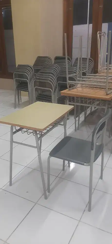 BANGKU DAN MEJA SEKOLAH