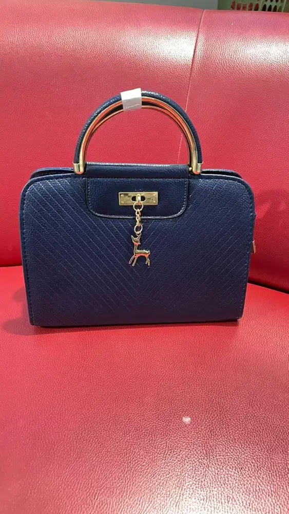 Tas baru import