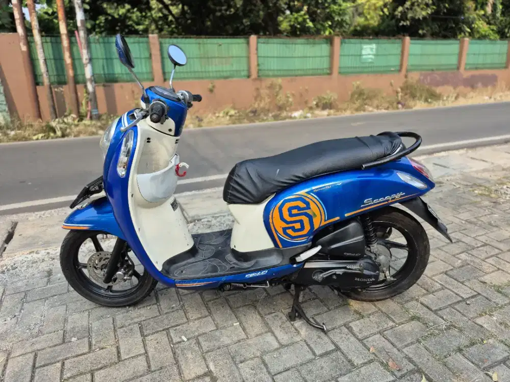 Dijual Honda Scoopy tahun 2015 surat lengkap mesin bagus