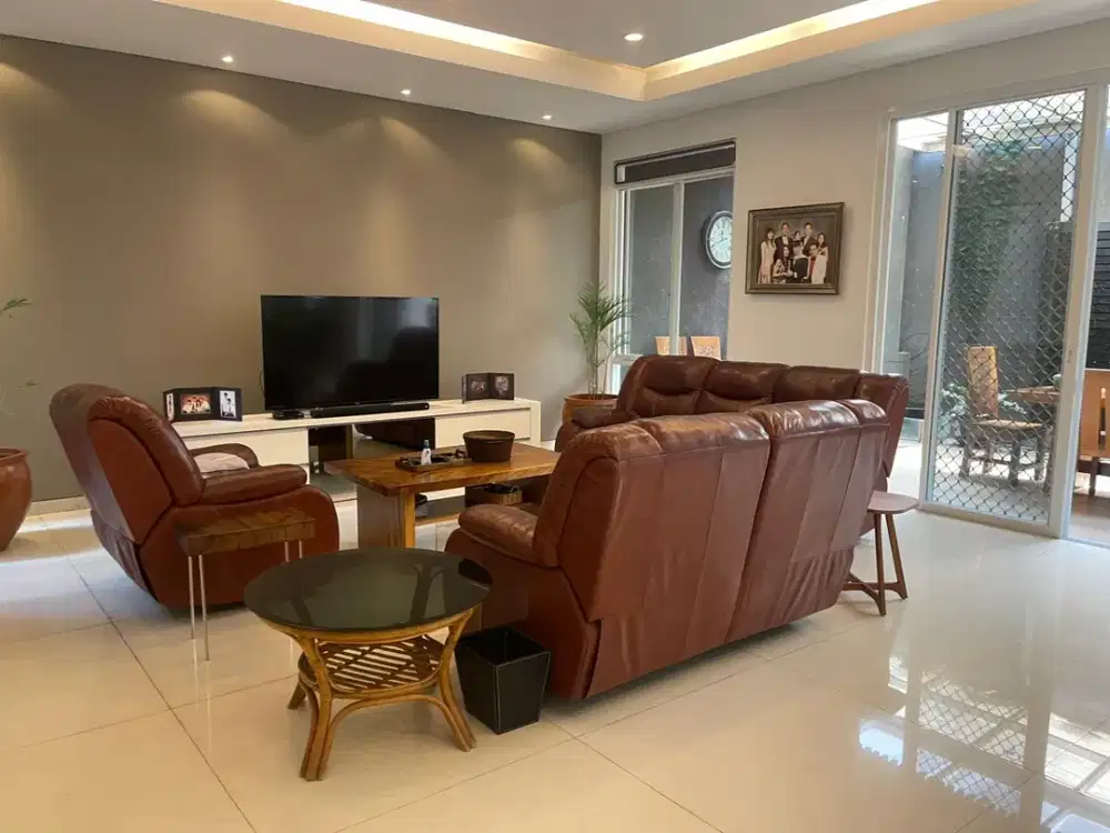 Rumah Hoek Full Furnish di Larangtapa Kota Baru Parahyangan