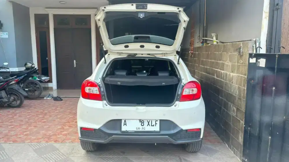 Suzuki baleno hatchback 2018