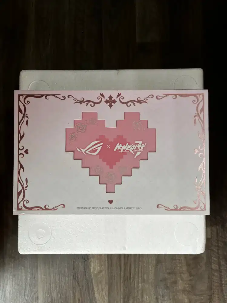 Original gift box Elysia special edition ASUS ROG Phone 9 FE