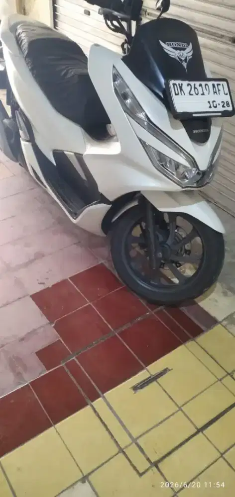 Motor PCX 2018 putih