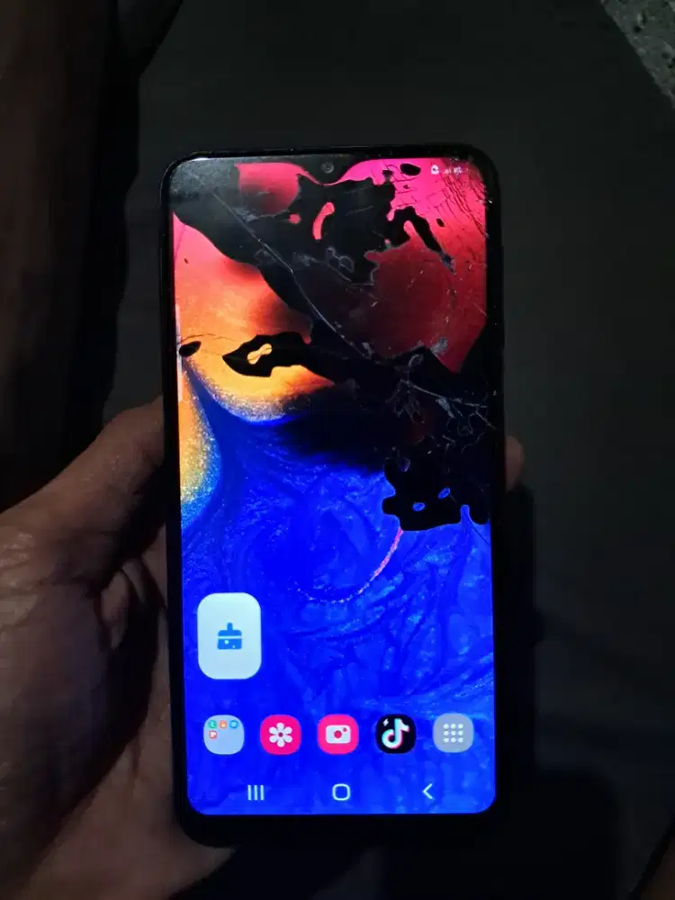 Samsung A10. Lok soreang