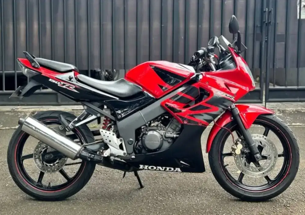 Honda CBR Tahun 2006 - Cakep