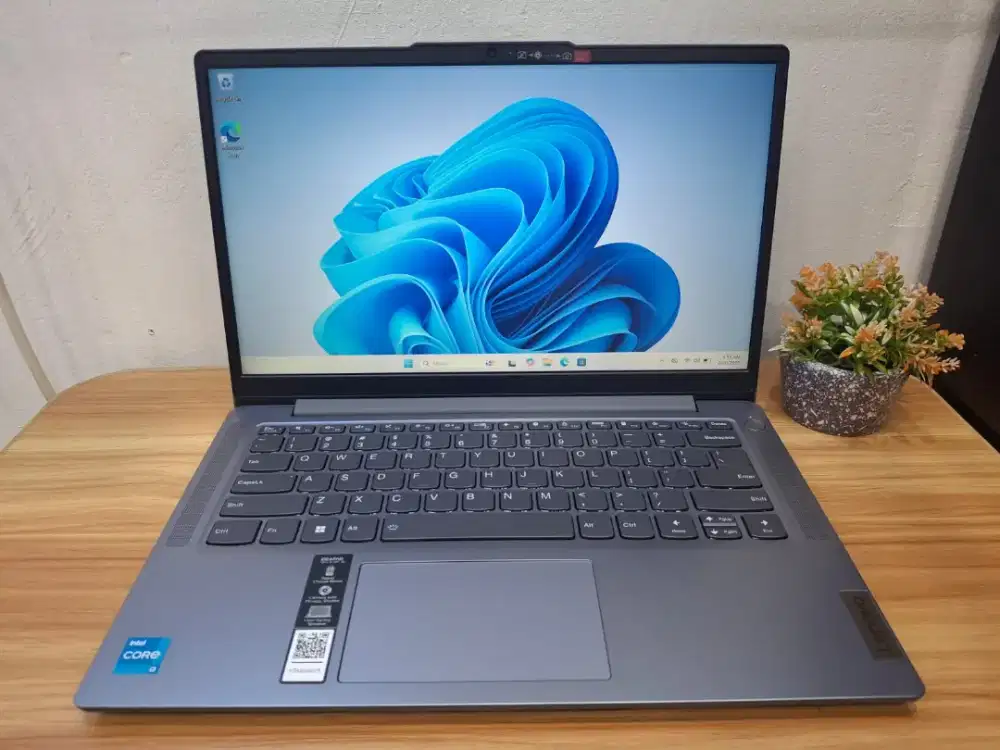 LENOVO Ideapad Slim 3 
Core i3-1315U/RAM 8GB/SSD 512GB/14FHD