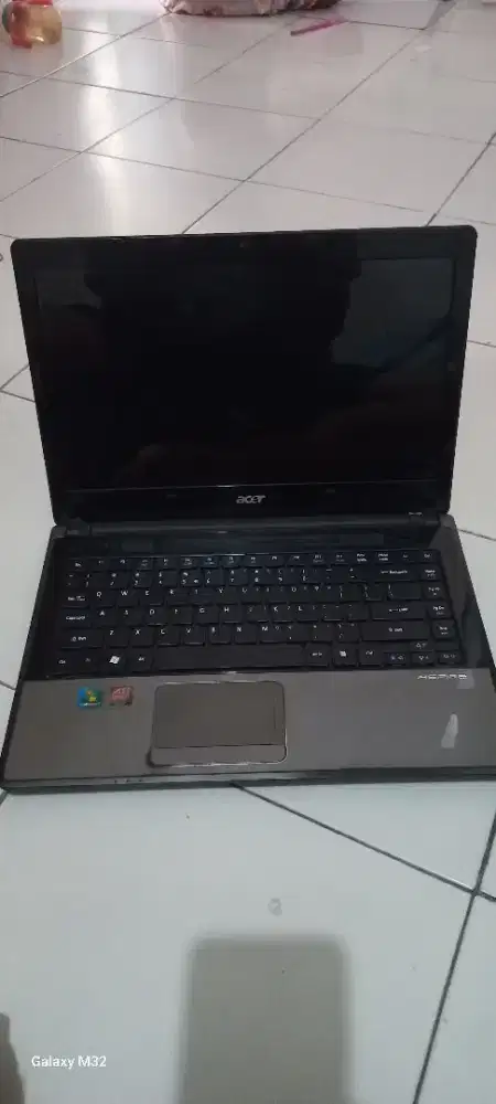 Acer 4750 core i3