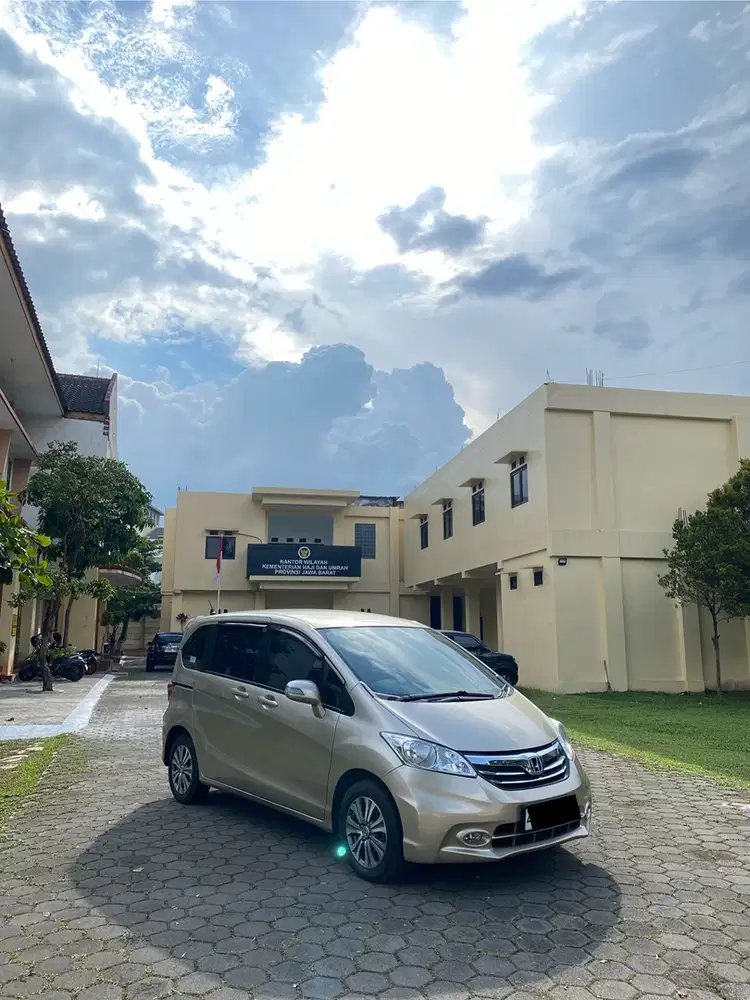 Honda Freed 2013 Bensin