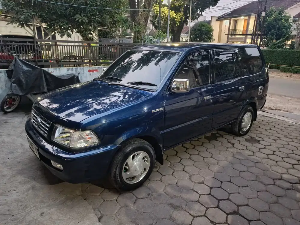 Toyota Kijang lgx matic 1.8 taun 2000 bensin
