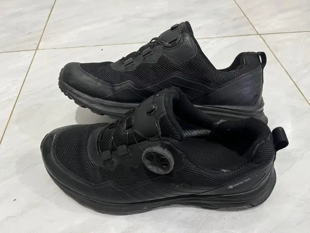 Sepatu Outdoor Treksta Second