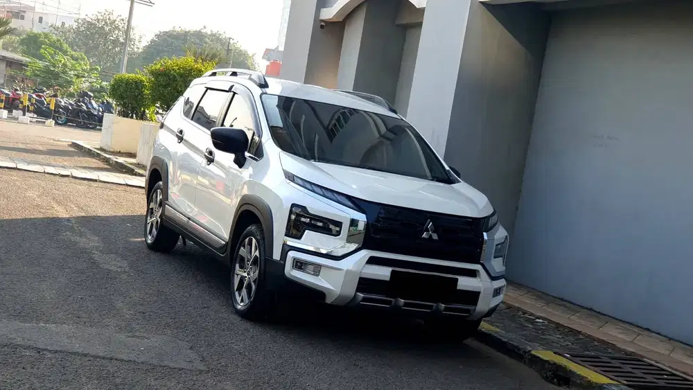 [ANTIK LOW KM] Mitsubishi Xpander Cross Premium Plus 1.5 AT 2023/2024