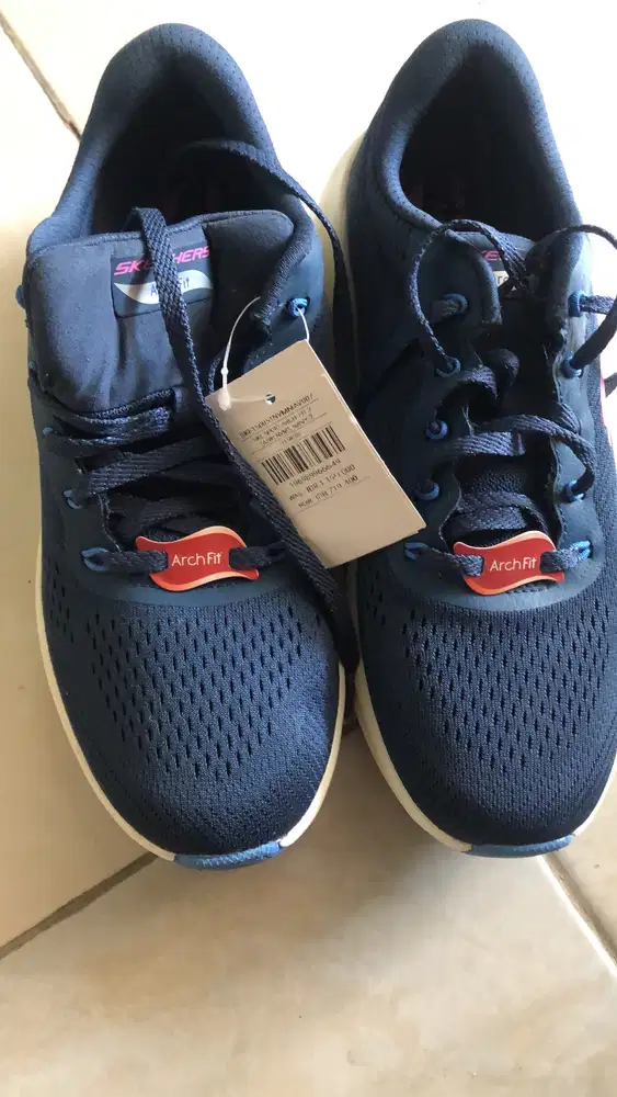 Sepatu skechers