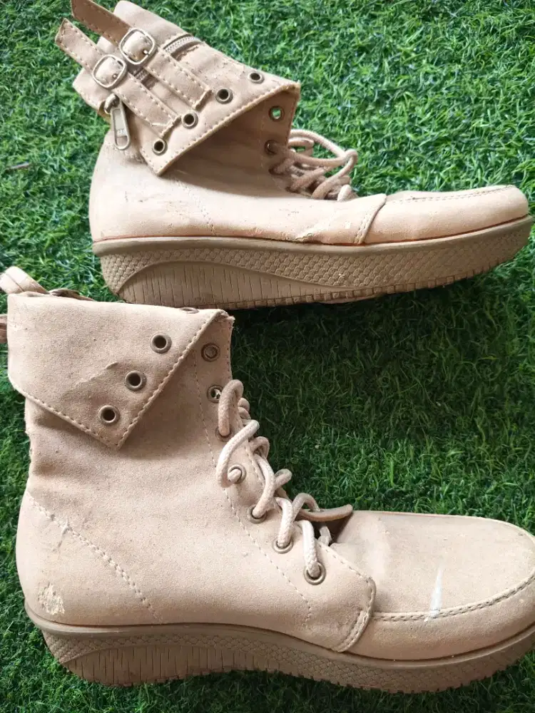 Sepatu wanita fashion