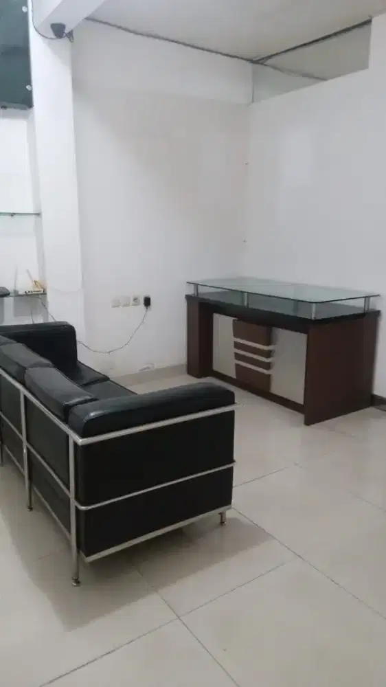 FOR RENT

RUKO 3 LANTAI
SAYAP PASIR KOJA
BANDUNG