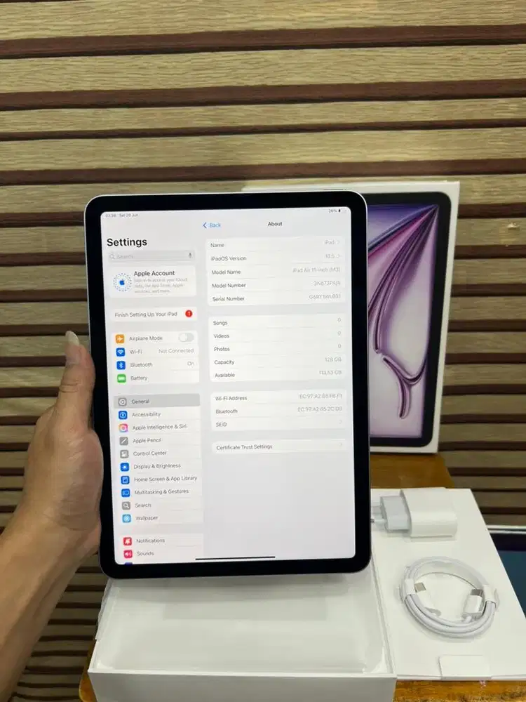 ipad Air M3 11-inch 128 iBox bh 100 cc 1 mulus like new