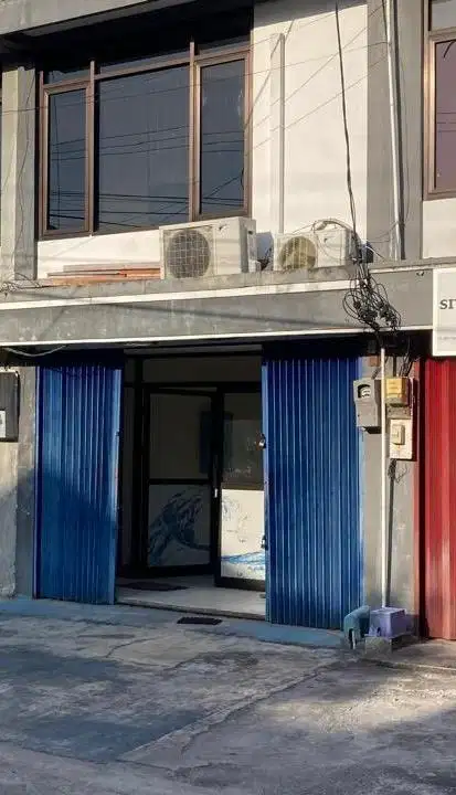 RUKO DI TENGAH KOTA
