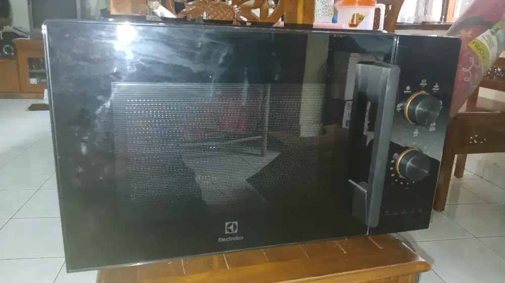 Microwave Electrolux baru 23 liter