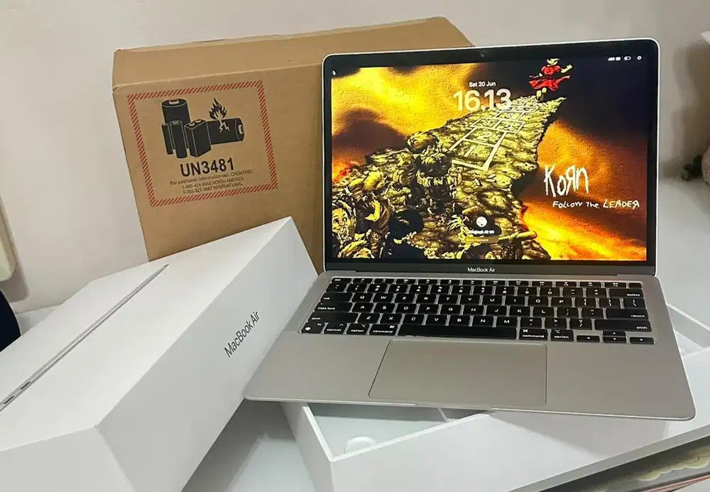 MacBook Air M1 8GB/256GB ibox Like New Fullset