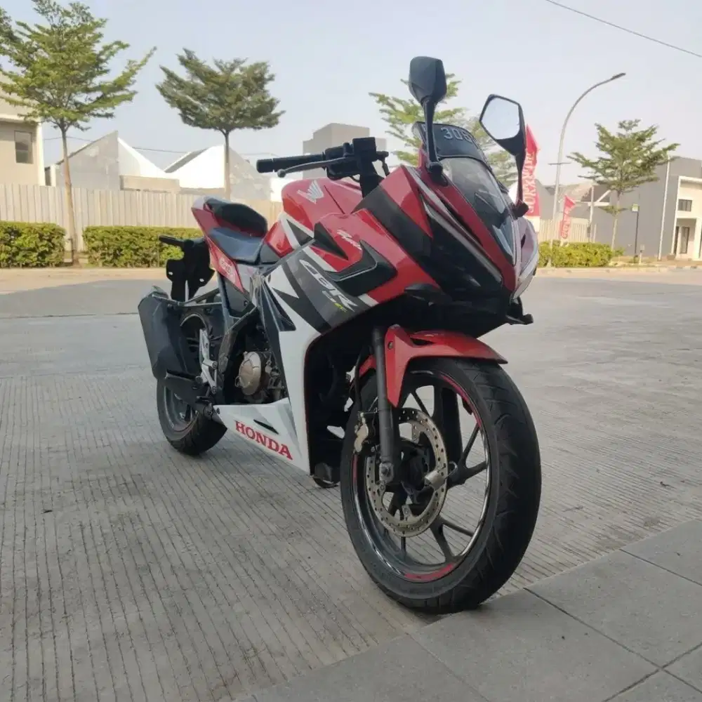MOTOR BALAP CBR 150 HONDA SPORT