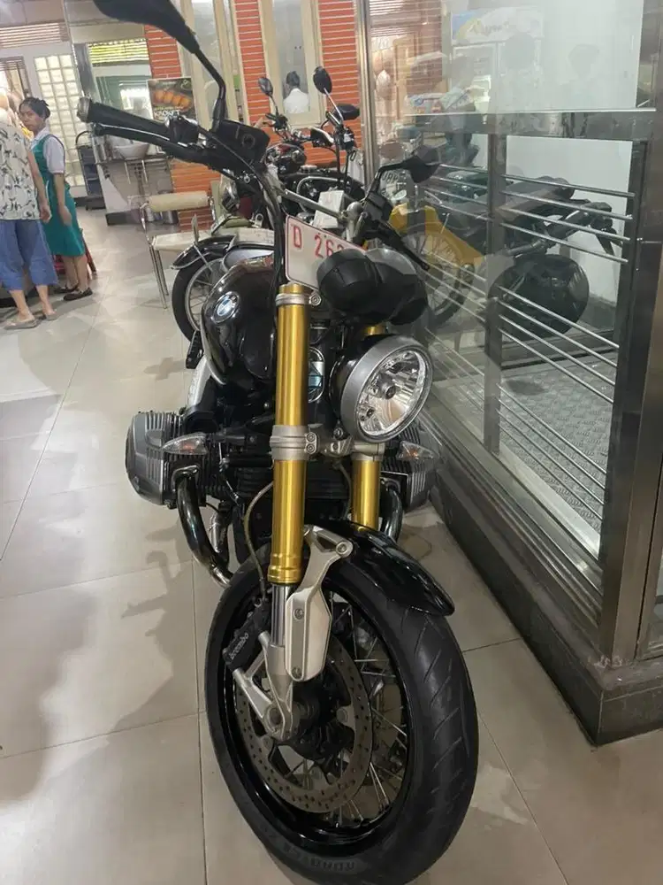 BMW R9T 2014 | 1.500 KM Asli | Like New | Full Paper