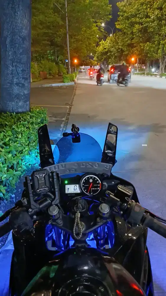 Yamaha r15 v2 2015