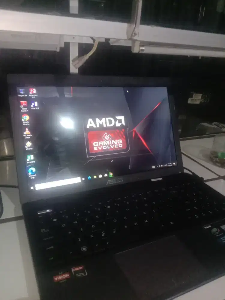 Asus k555d AMD A8 super mulus