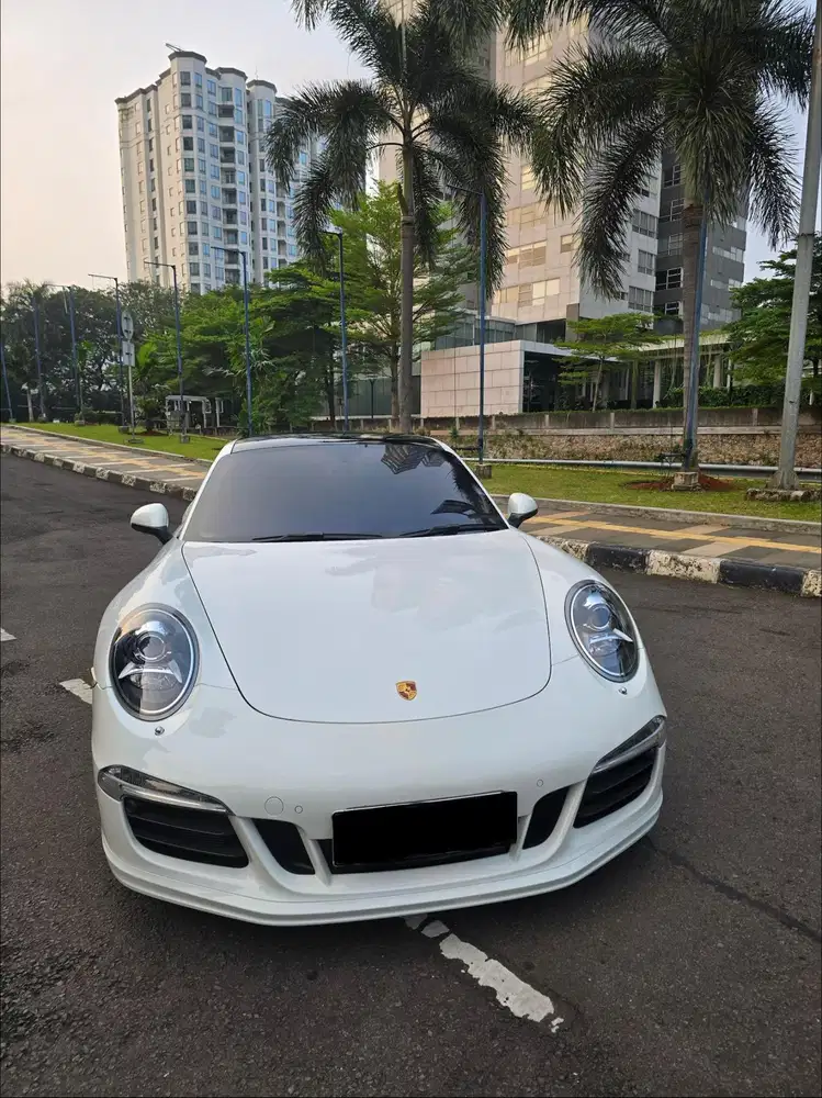 Porsche Carrera 4S (Super Low KM) 2013