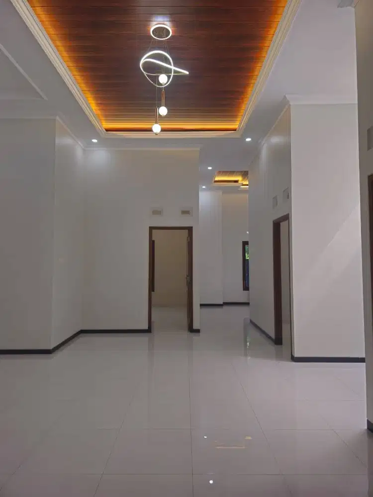 Rumah Murah Mewah dekat Jl Raya utama Siap Huni Gunungpati Semarang