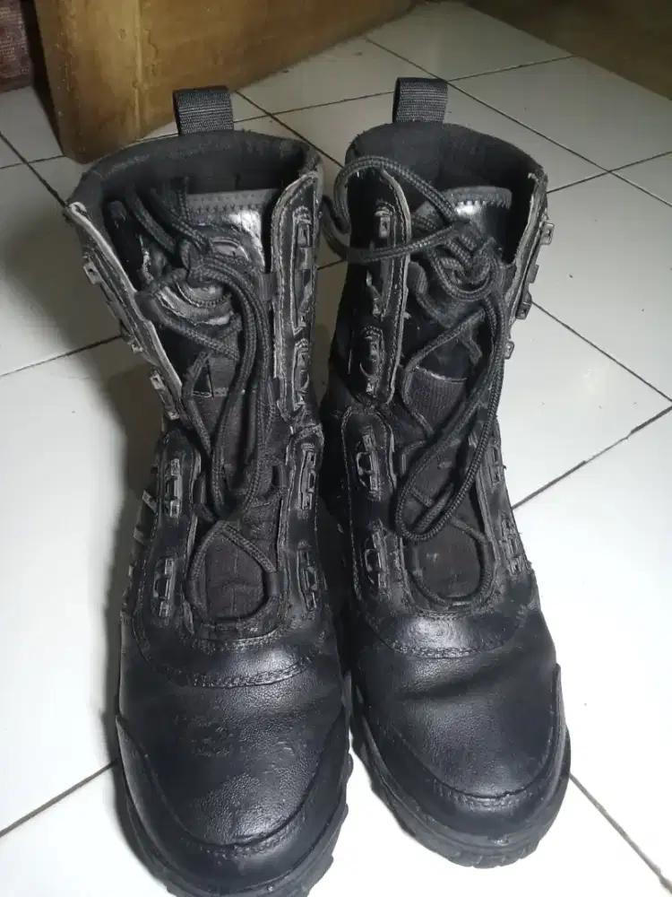 sepatu satpam uk 42