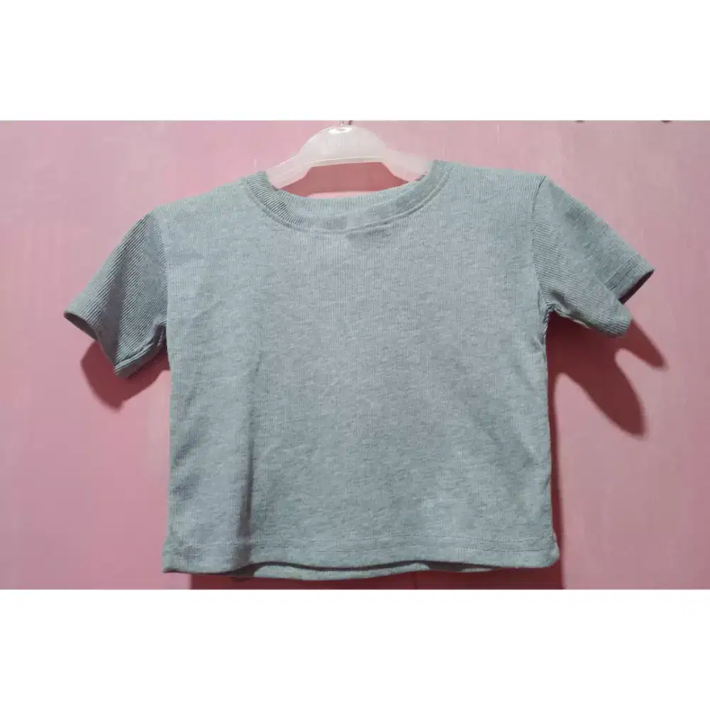 baju knit crop abu