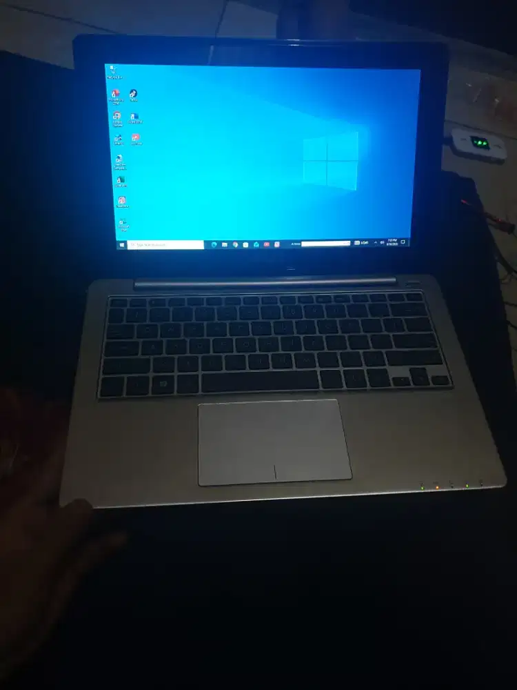 Asus x202e core i3 touchscreen normal