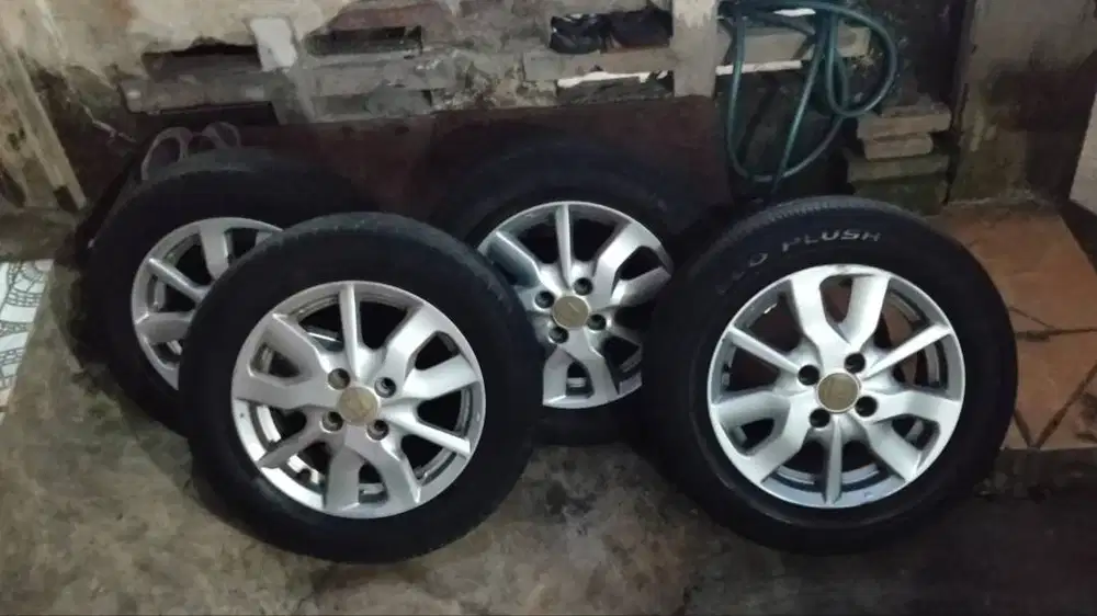 Velg & ban honda brio