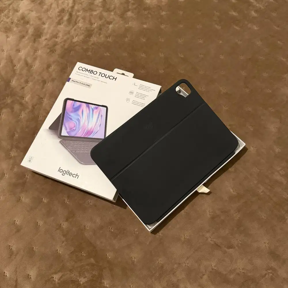 Logitech Combo Touch For iPad Pro M4 11 inch