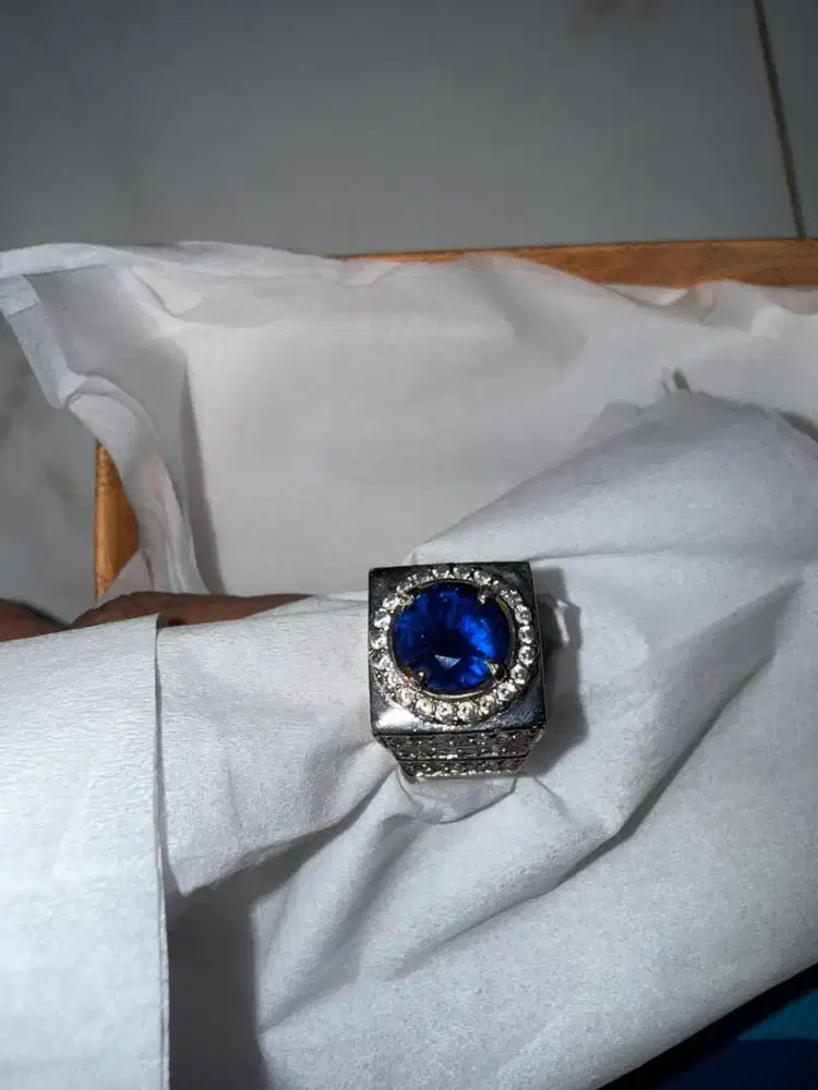 Batu cincin biru